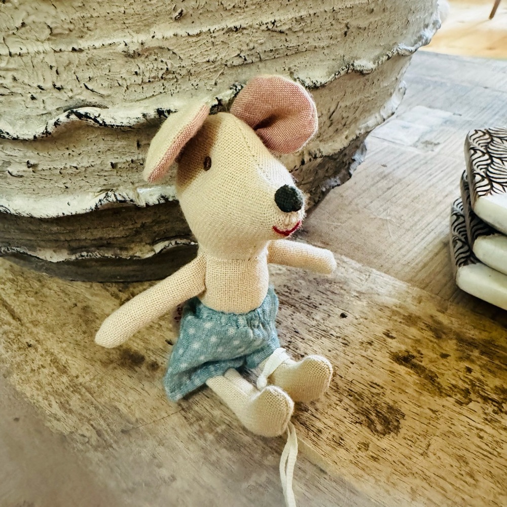 Adorable Plush Mouse Toy with Pink Ears
